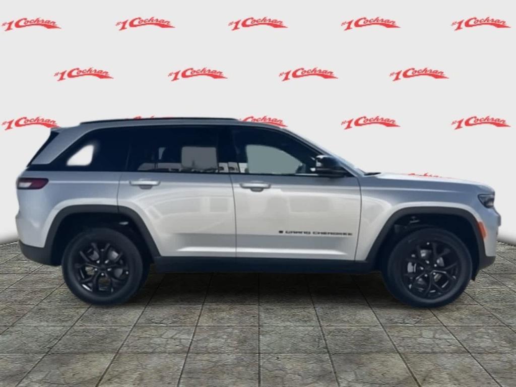 new 2025 Jeep Grand Cherokee car, priced at $43,508