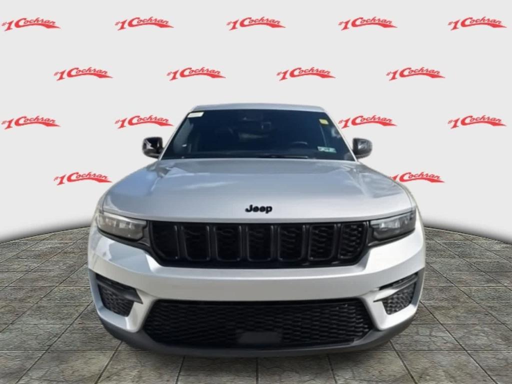 new 2025 Jeep Grand Cherokee car, priced at $43,508