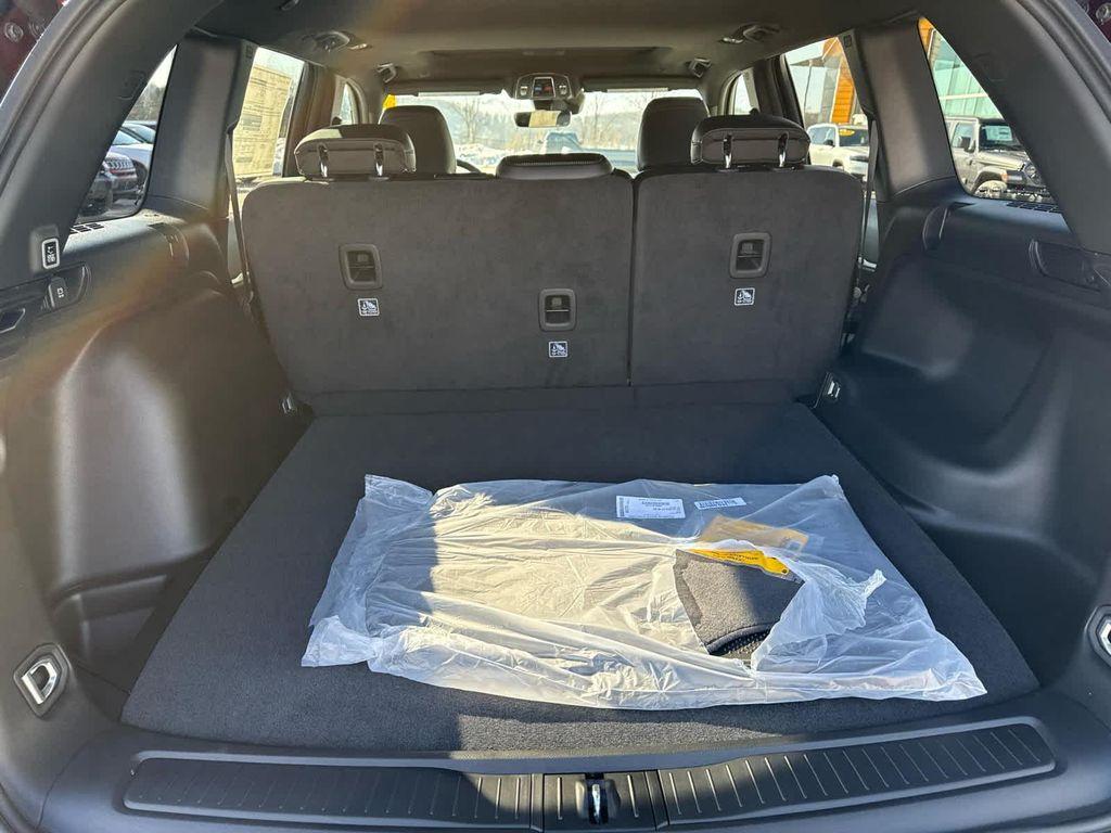 new 2026 Jeep Grand Cherokee car, priced at $46,881