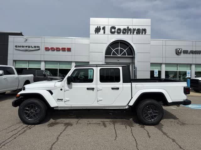new 2025 Jeep Gladiator car, priced at $45,479