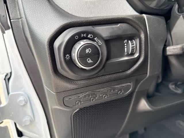 new 2025 Jeep Gladiator car, priced at $45,479