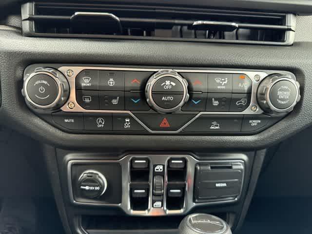 new 2025 Jeep Gladiator car, priced at $47,355