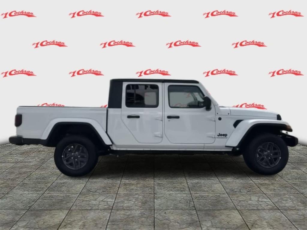 new 2025 Jeep Gladiator car, priced at $45,479