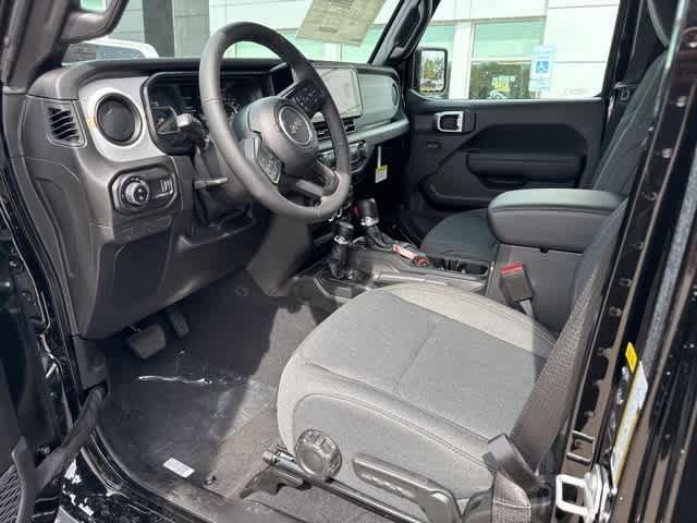 new 2025 Jeep Gladiator car, priced at $50,915