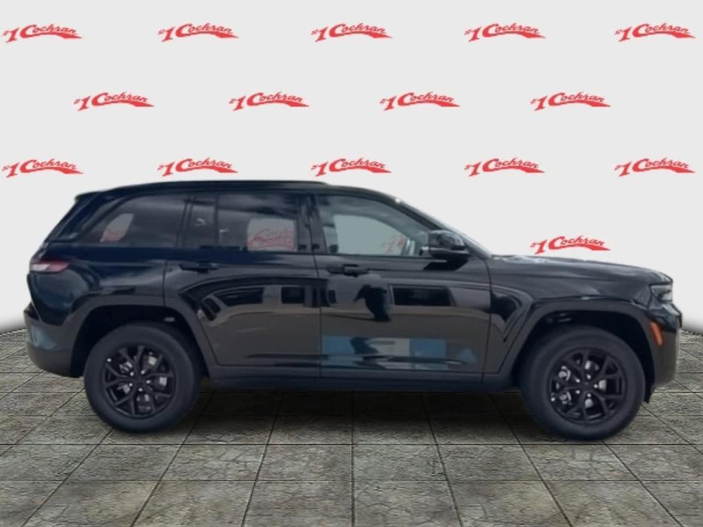 new 2025 Jeep Grand Cherokee car, priced at $41,073