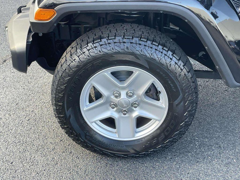 used 2021 Jeep Gladiator car, priced at $25,498