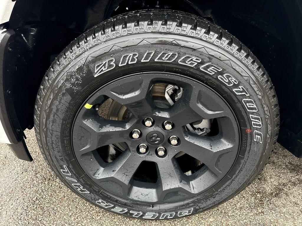 new 2025 Ram 1500 car, priced at $45,284