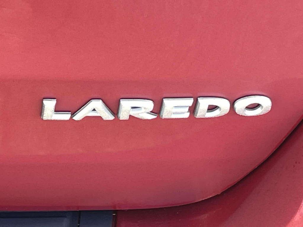 used 2015 Jeep Grand Cherokee car, priced at $13,498