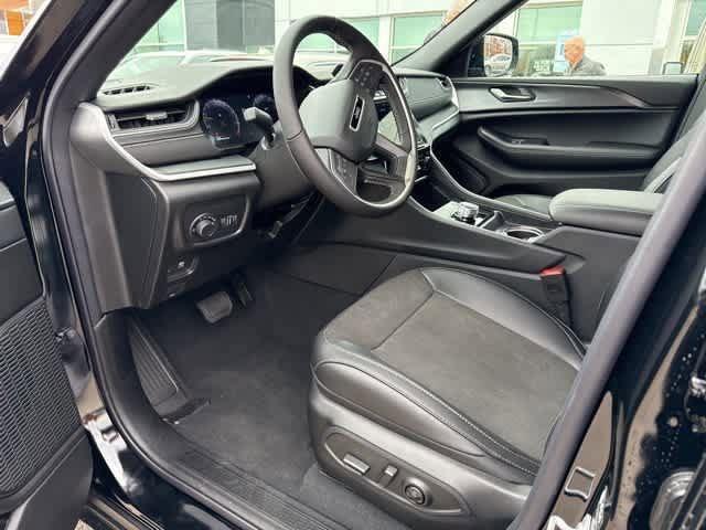 new 2025 Jeep Grand Cherokee car, priced at $43,508