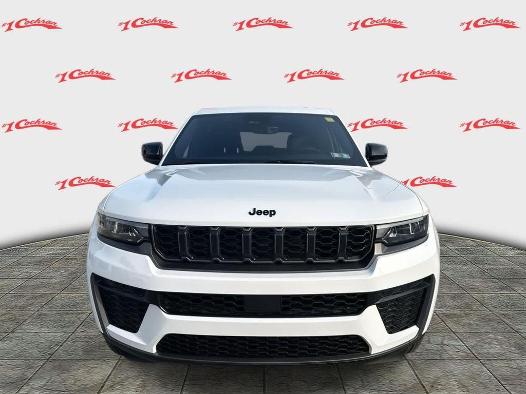 new 2026 Jeep Grand Cherokee car, priced at $48,925