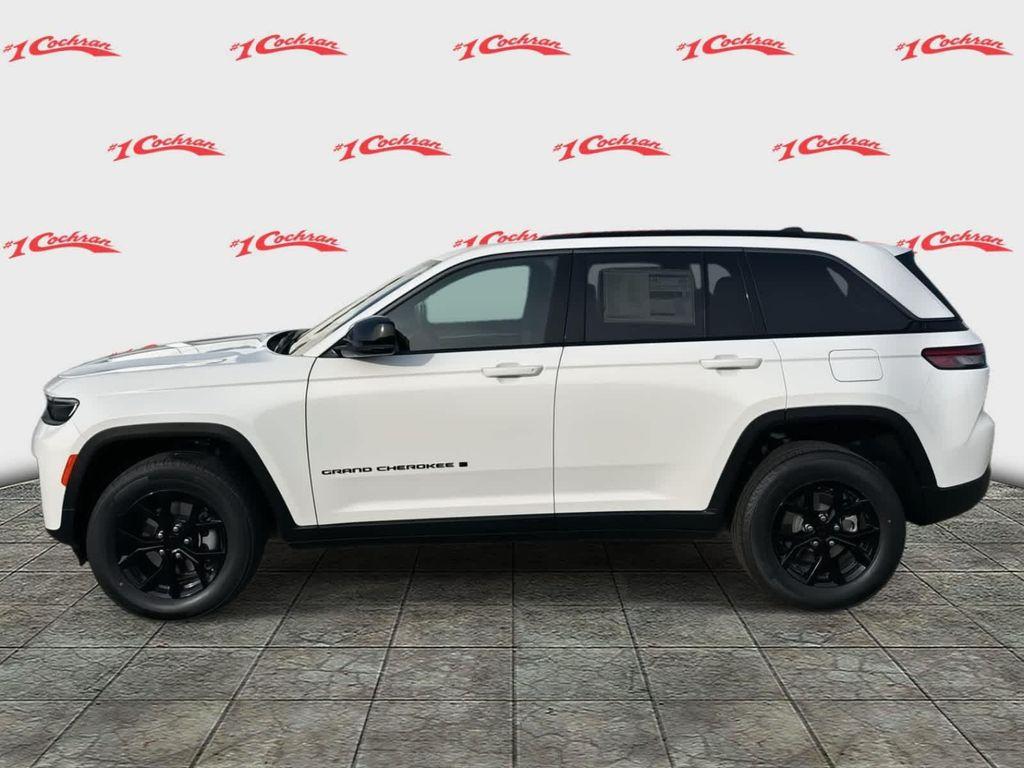 new 2026 Jeep Grand Cherokee car, priced at $48,925