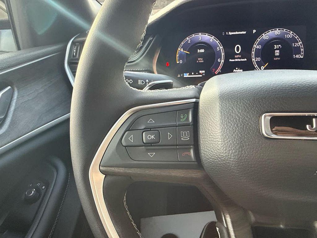 new 2026 Jeep Grand Cherokee car, priced at $48,925