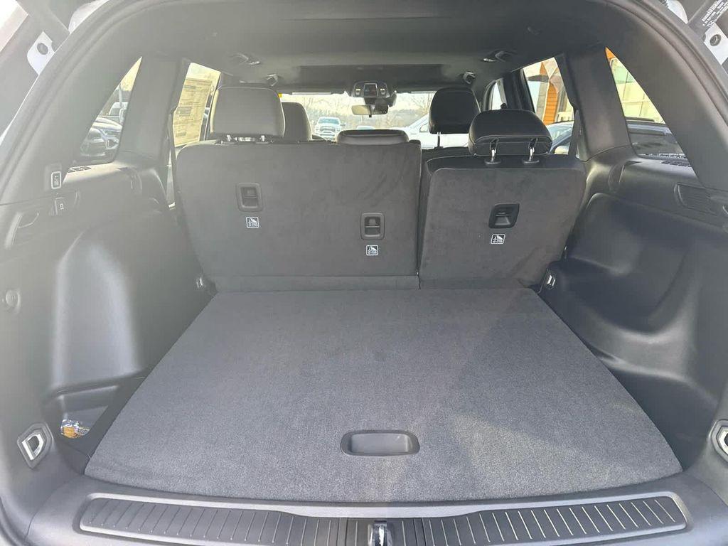 new 2026 Jeep Grand Cherokee car, priced at $48,925