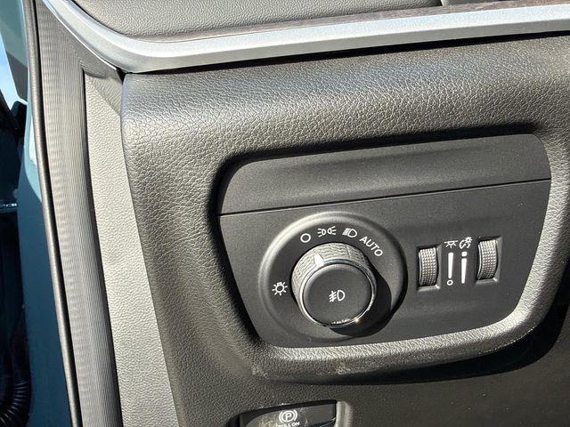 new 2026 Jeep Grand Cherokee L car, priced at $50,017