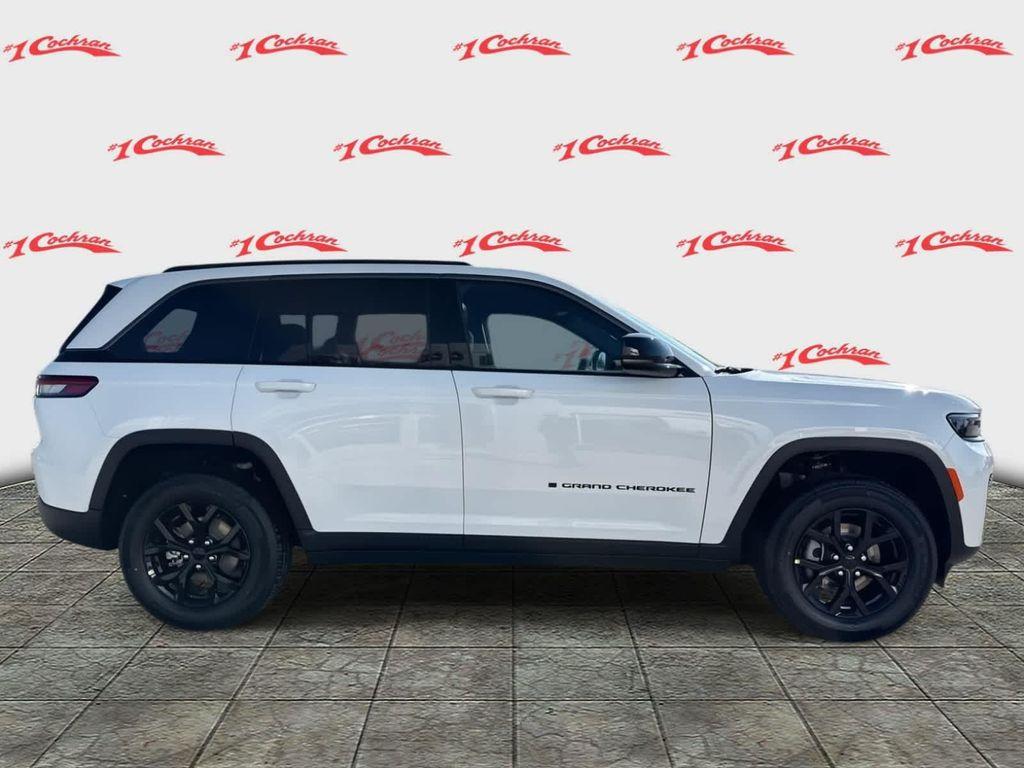 new 2026 Jeep Grand Cherokee car, priced at $46,881