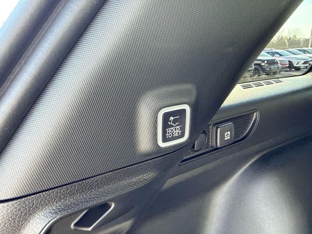 new 2026 Jeep Grand Cherokee car, priced at $46,881