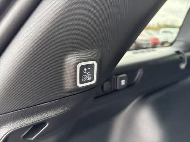 new 2025 Jeep Grand Cherokee car, priced at $41,652