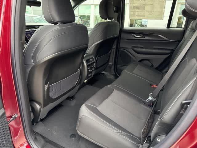 new 2025 Jeep Grand Cherokee car, priced at $41,652