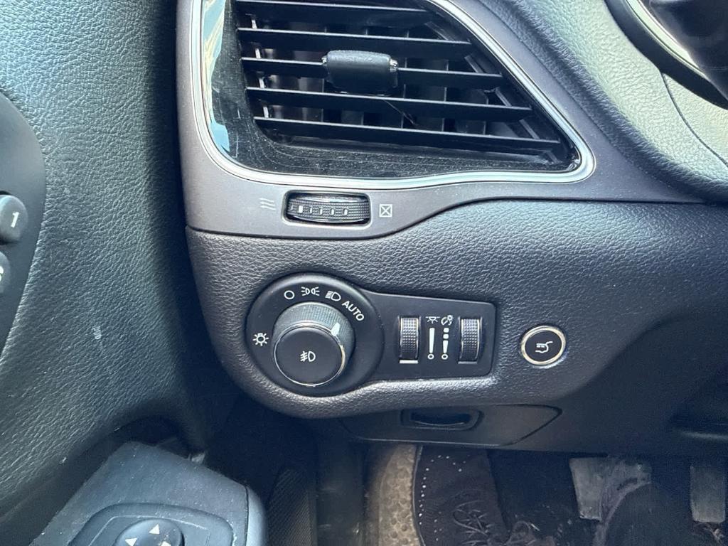 used 2020 Jeep Cherokee car, priced at $16,498