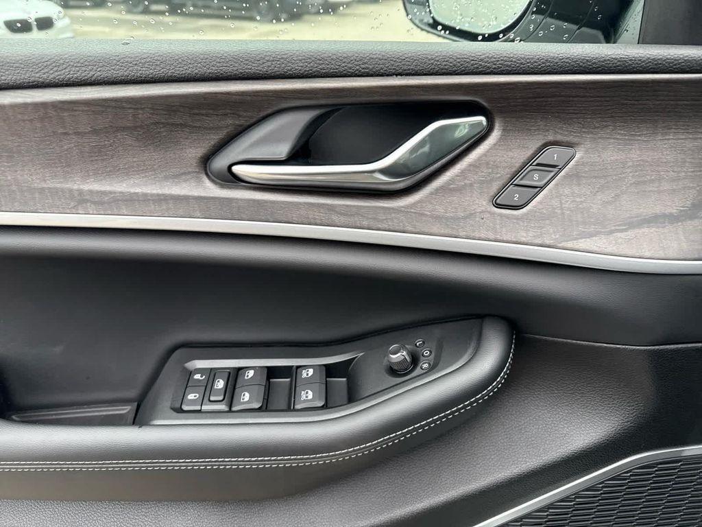 new 2025 Jeep Grand Cherokee car, priced at $54,003