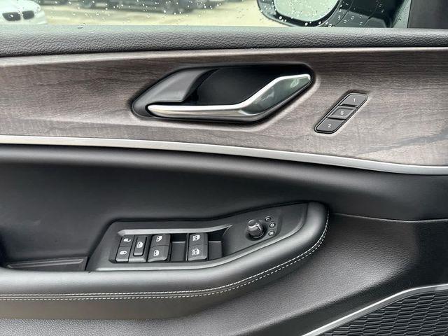 new 2025 Jeep Grand Cherokee car, priced at $51,125