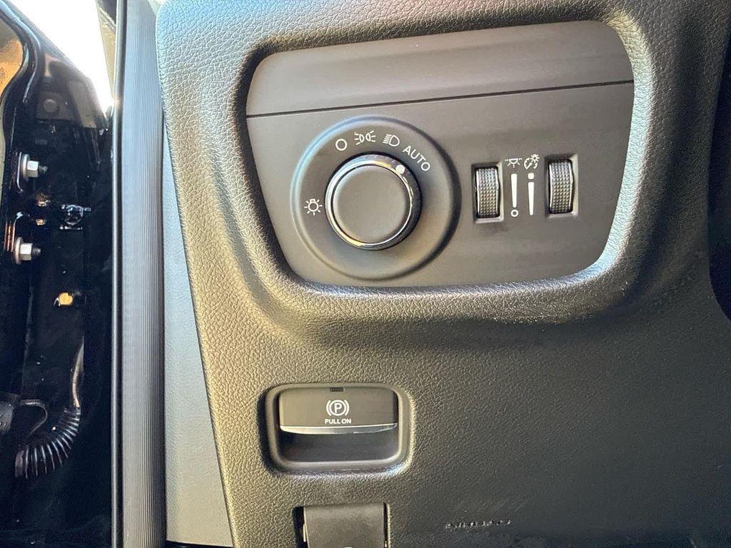 new 2026 Jeep Grand Cherokee car, priced at $49,520