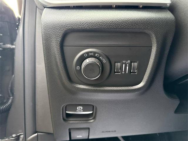 new 2026 Jeep Grand Cherokee car, priced at $47,399