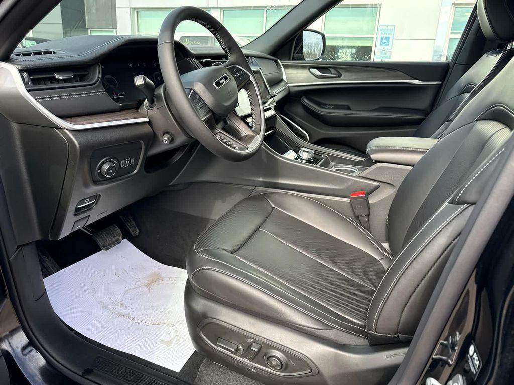 new 2026 Jeep Grand Cherokee car, priced at $51,295