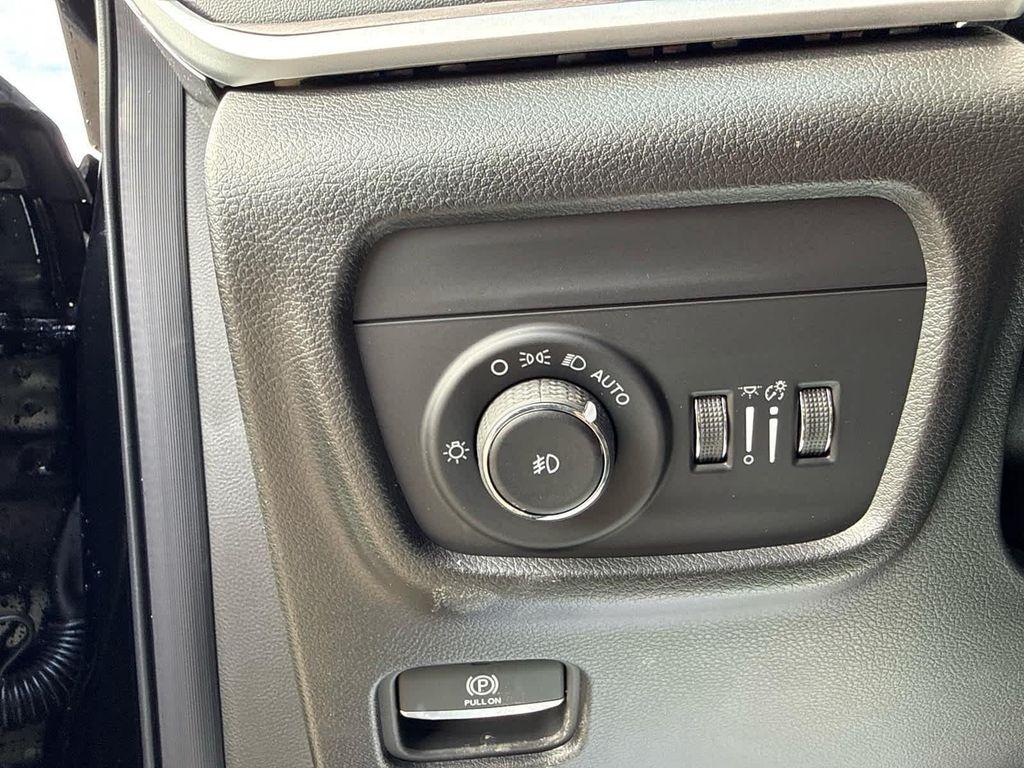 new 2026 Jeep Grand Cherokee car, priced at $51,295