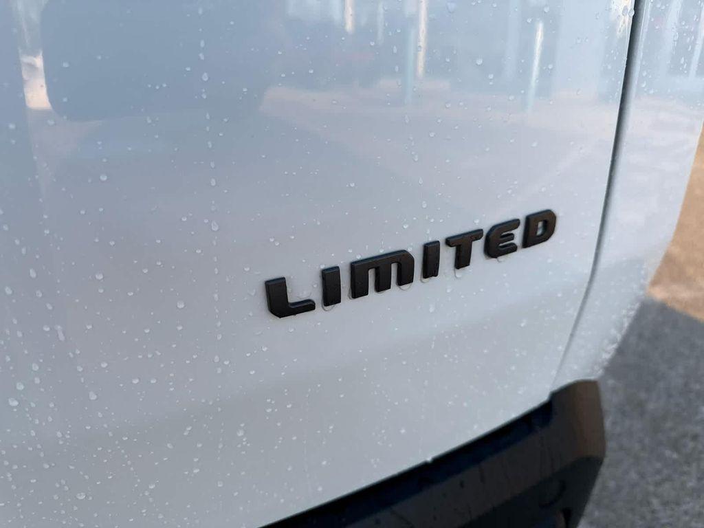 new 2026 Jeep Cherokee car, priced at $41,995