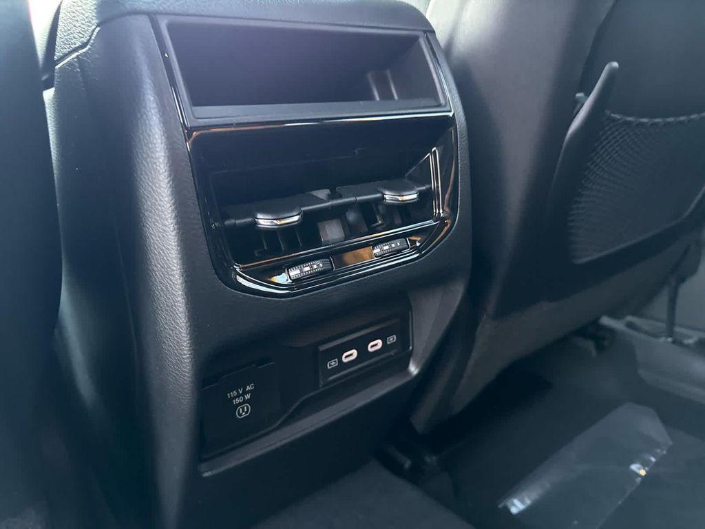 new 2026 Jeep Grand Cherokee car, priced at $48,925