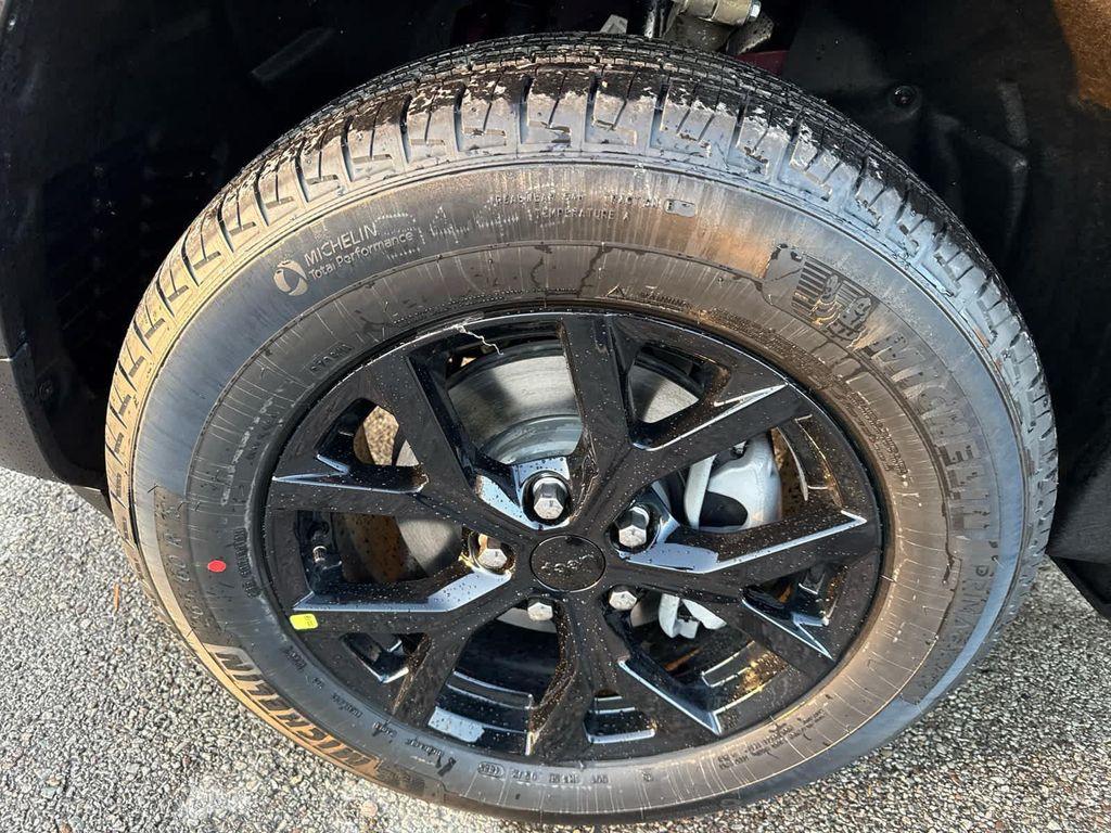 new 2026 Jeep Grand Cherokee car, priced at $48,925