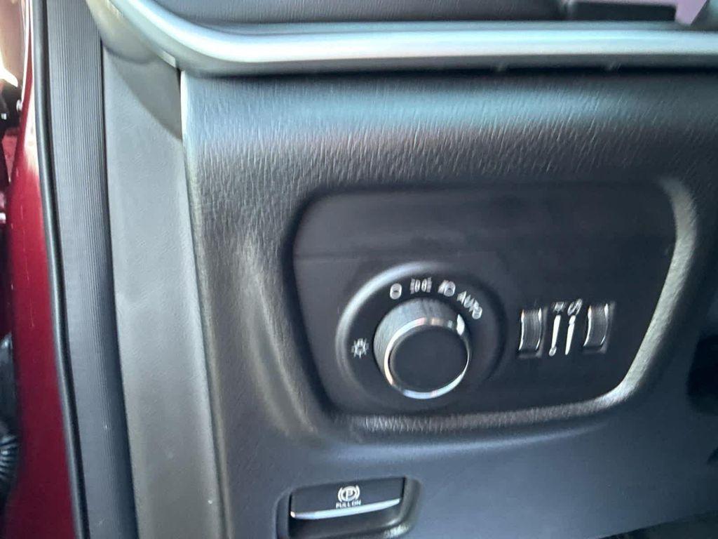 new 2026 Jeep Grand Cherokee car, priced at $48,925