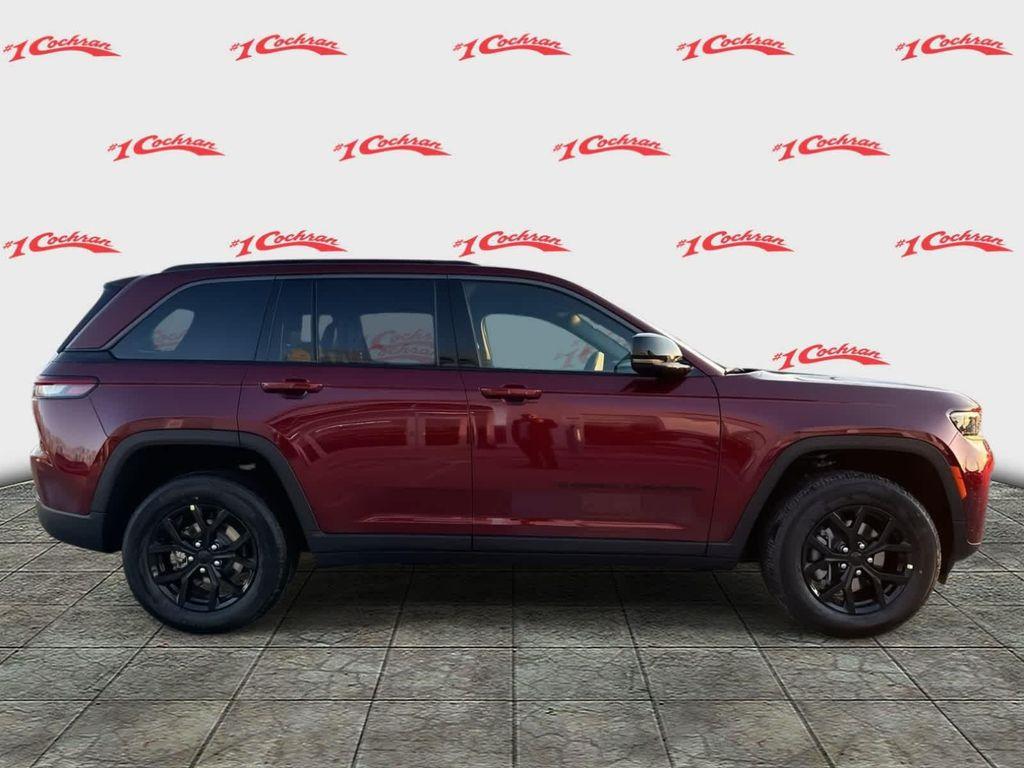 new 2026 Jeep Grand Cherokee car, priced at $48,925