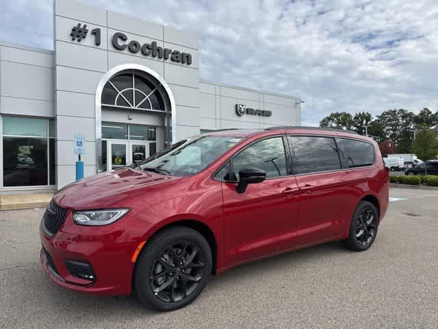 new 2026 Chrysler Pacifica car, priced at $51,821