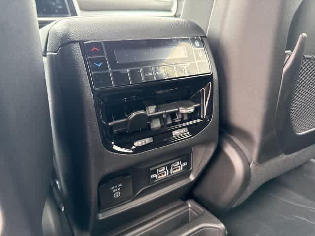 new 2025 Jeep Grand Cherokee L car, priced at $41,089