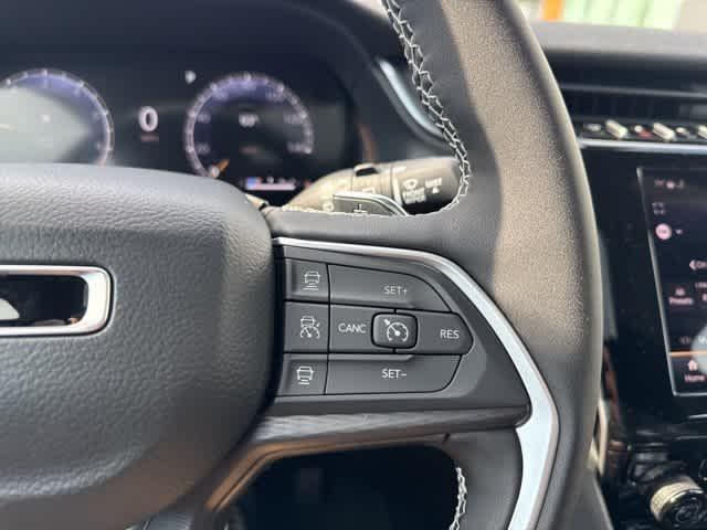 new 2025 Jeep Grand Cherokee car, priced at $42,683