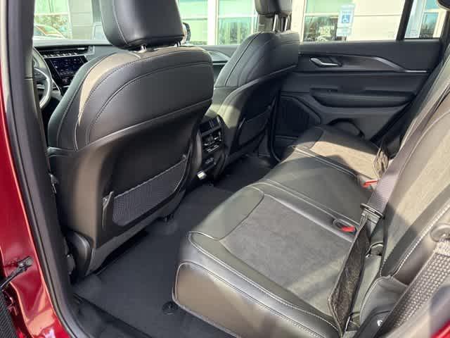 new 2025 Jeep Grand Cherokee car, priced at $42,683