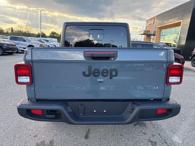 new 2025 Jeep Gladiator car, priced at $45,997