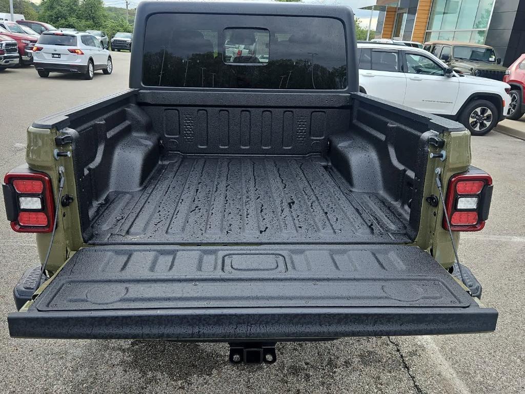 new 2026 Jeep Gladiator car, priced at $55,547
