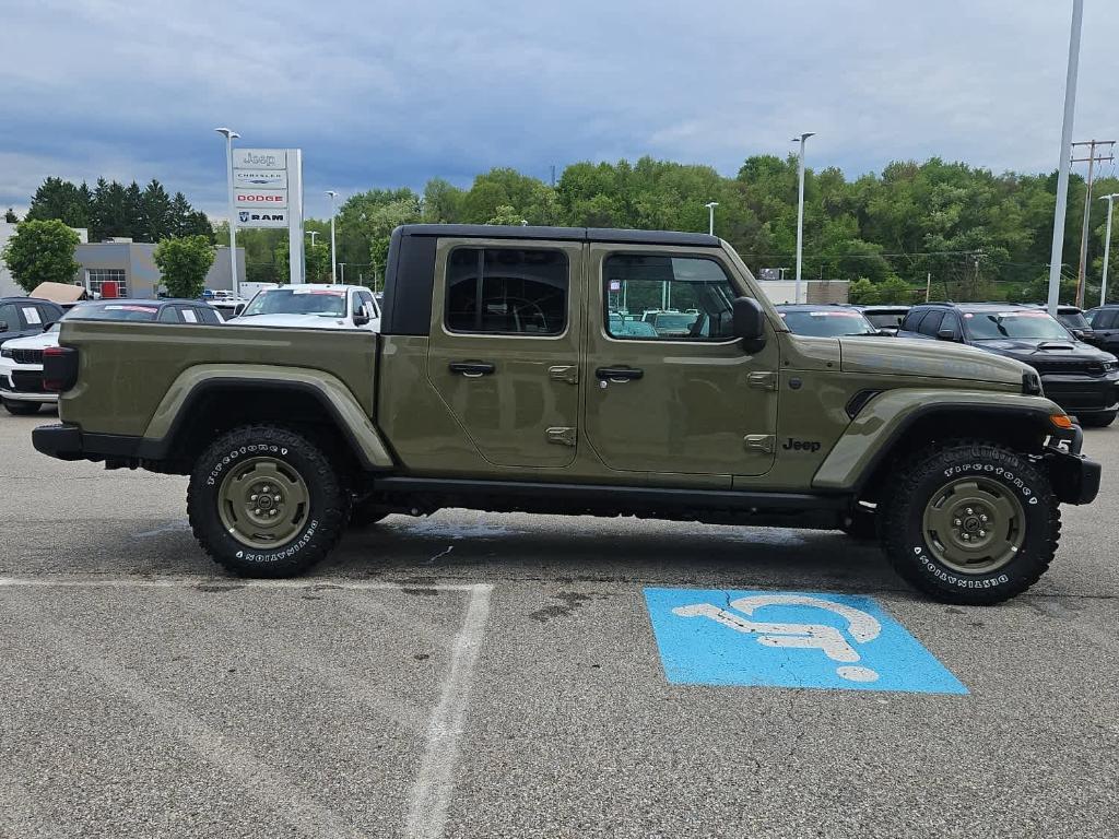 new 2026 Jeep Gladiator car, priced at $55,547