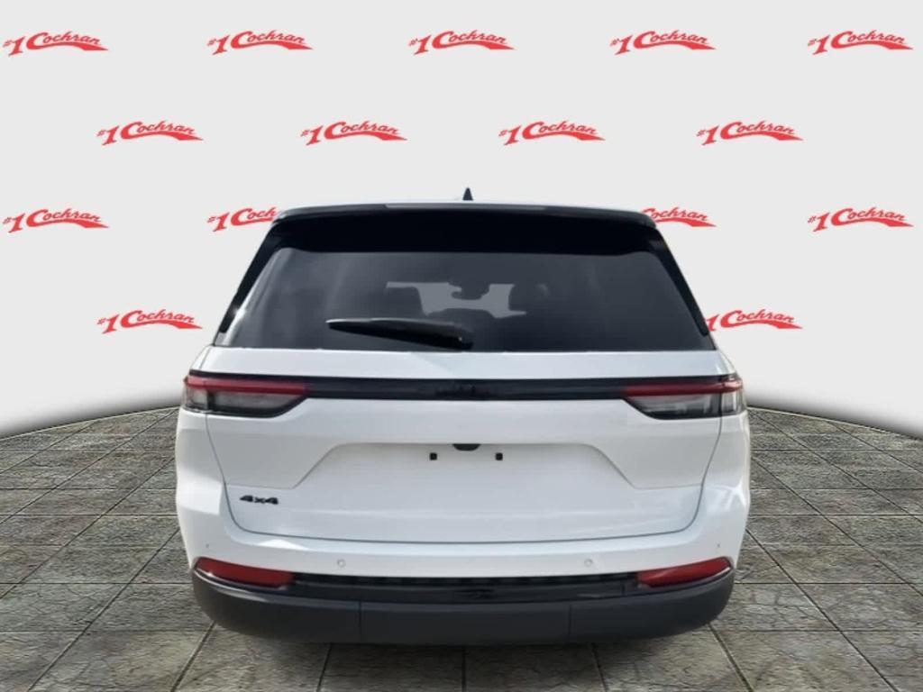 new 2025 Jeep Grand Cherokee car, priced at $42,990