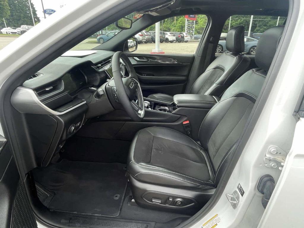 used 2023 Jeep Grand Cherokee car, priced at $34,488