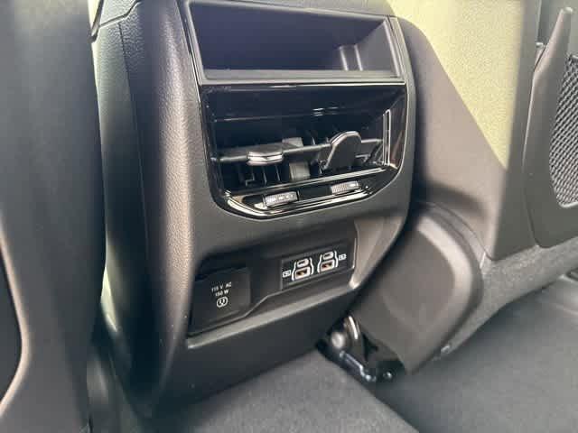 new 2025 Jeep Grand Cherokee car, priced at $42,990