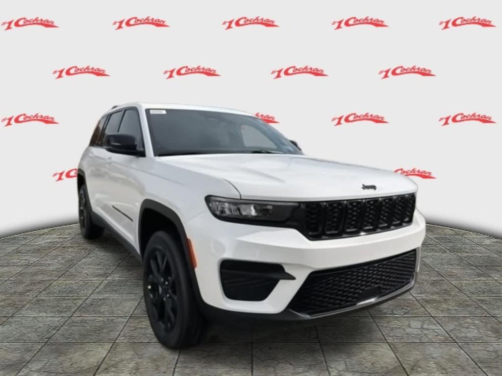 new 2025 Jeep Grand Cherokee car, priced at $42,990