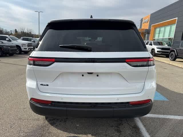 new 2025 Jeep Grand Cherokee car, priced at $42,990