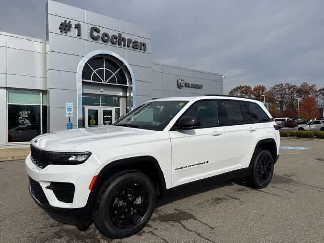 new 2025 Jeep Grand Cherokee car, priced at $42,990