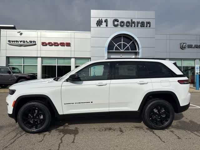 new 2025 Jeep Grand Cherokee car, priced at $42,990