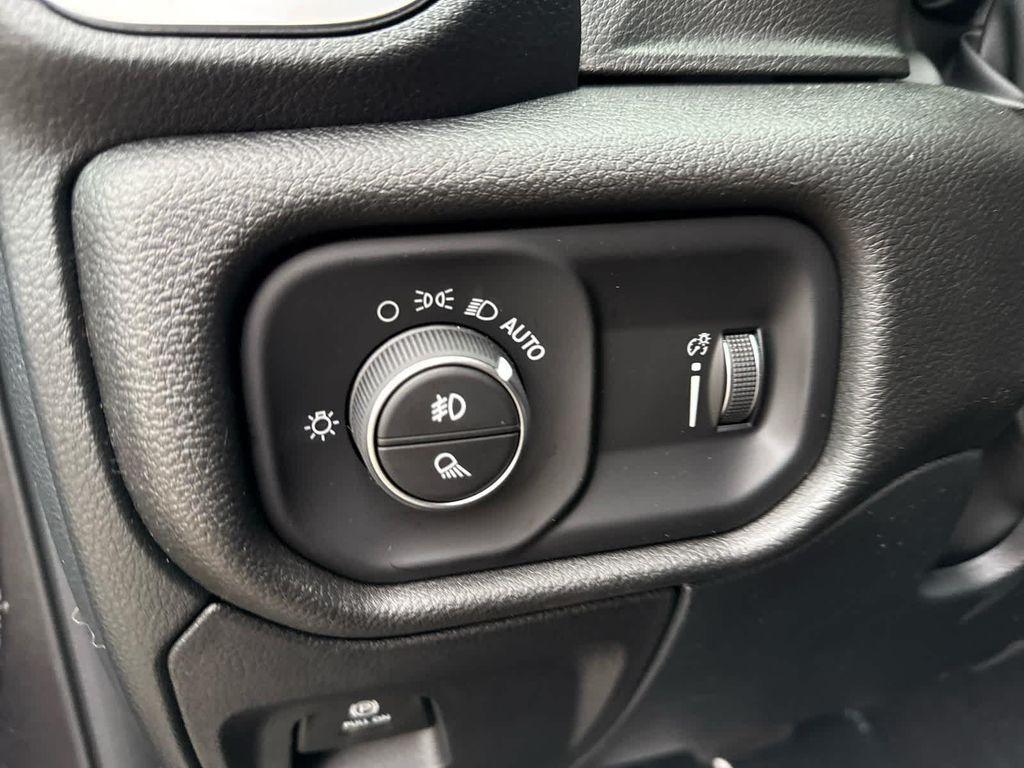 new 2025 Ram 1500 car, priced at $45,543