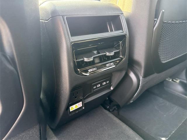 new 2026 Jeep Grand Cherokee car, priced at $47,424